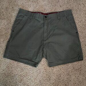 Men's Wrangler Cargo Shorts Size 40 Green
